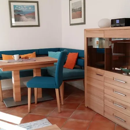 7 Im Fischerhaus Wintergarten Und Terrasse Mit Strandkorb * Зеллин