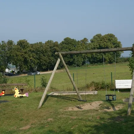 7 Im Fischerhaus Wintergarten Und Terrasse Mit Strandkorb Зеллин