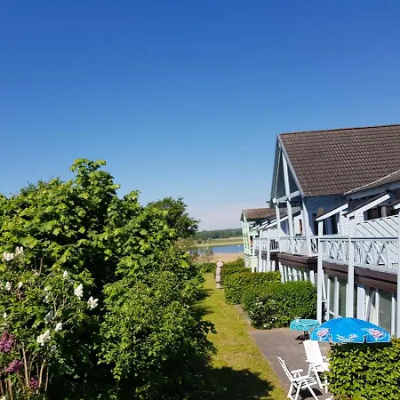 7 Im Fischerhaus Wintergarten Und Terrasse Mit Strandkorb Апартаменты Зеллин