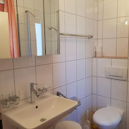 Apartment 7 Im Fischerhaus Wintergarten Und Terrasse Mit Strandkorb Sellin (Rugen)